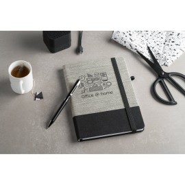 Caderno A5 de capa dura em palha e algod�o canvas, com p�ginas pautadas - Eco53268SP